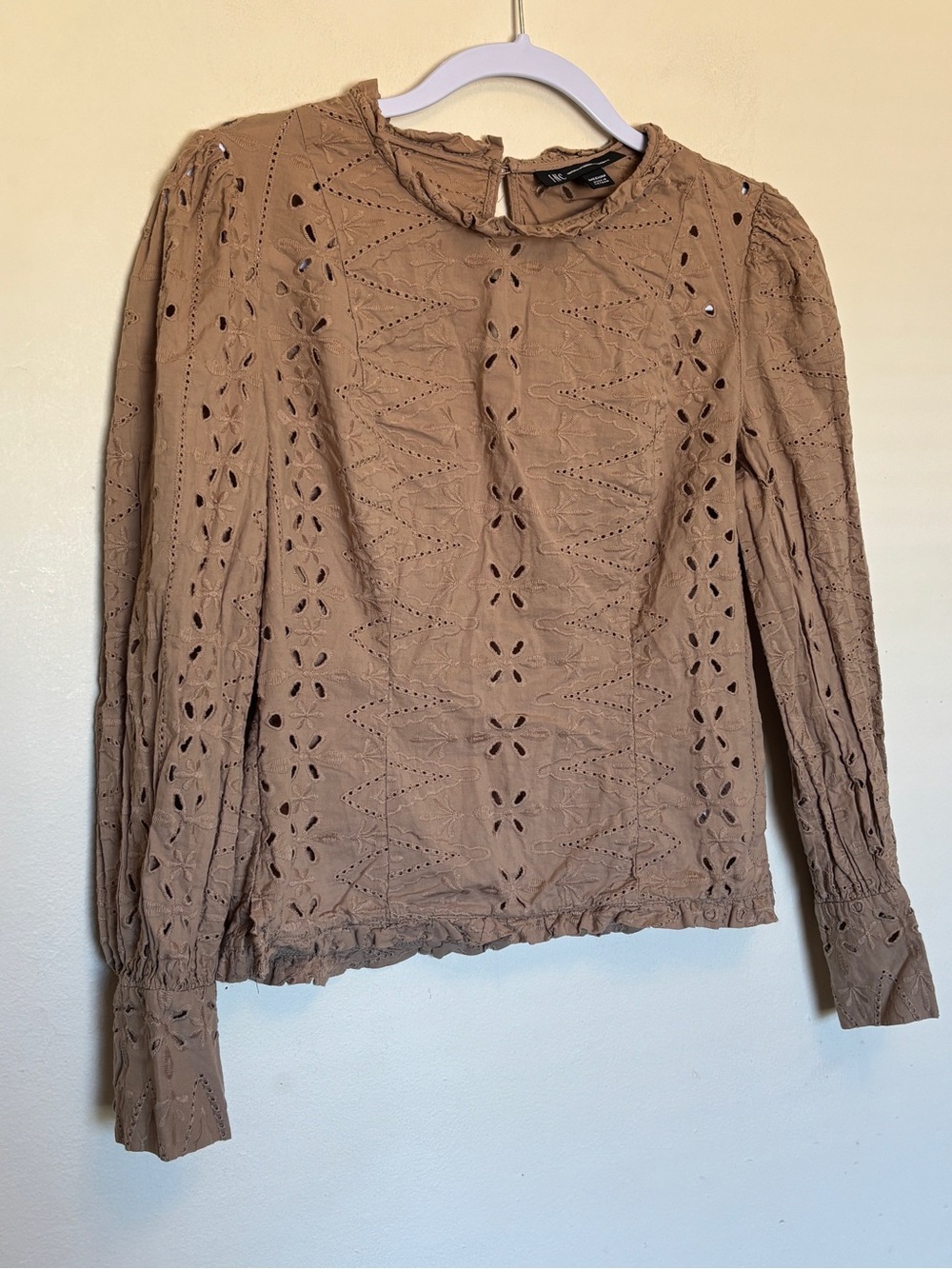 Lace Eyelet Blouse Sz M Embroidered Ruffle 100% Cotton International Concepts